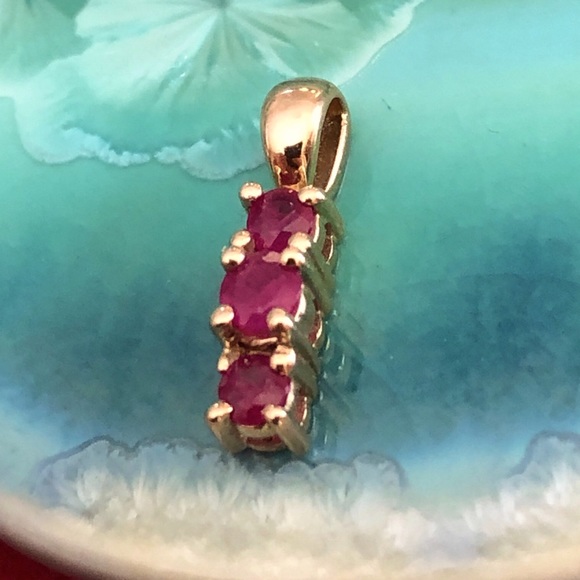 Jewelry - 10K Yellow Gold and 3 Red Stone Pendant